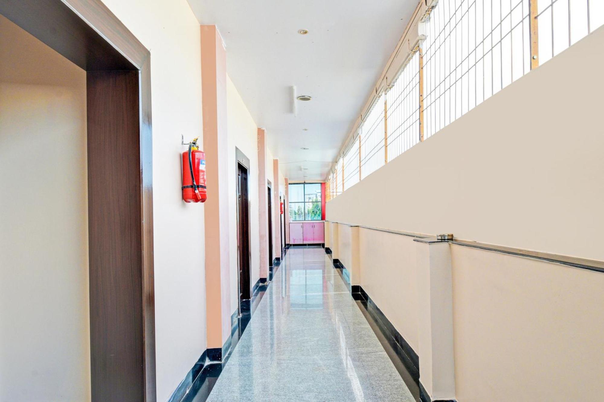 Super Hotel O Kurnool Near Kurnool Medical College Eksteriør billede