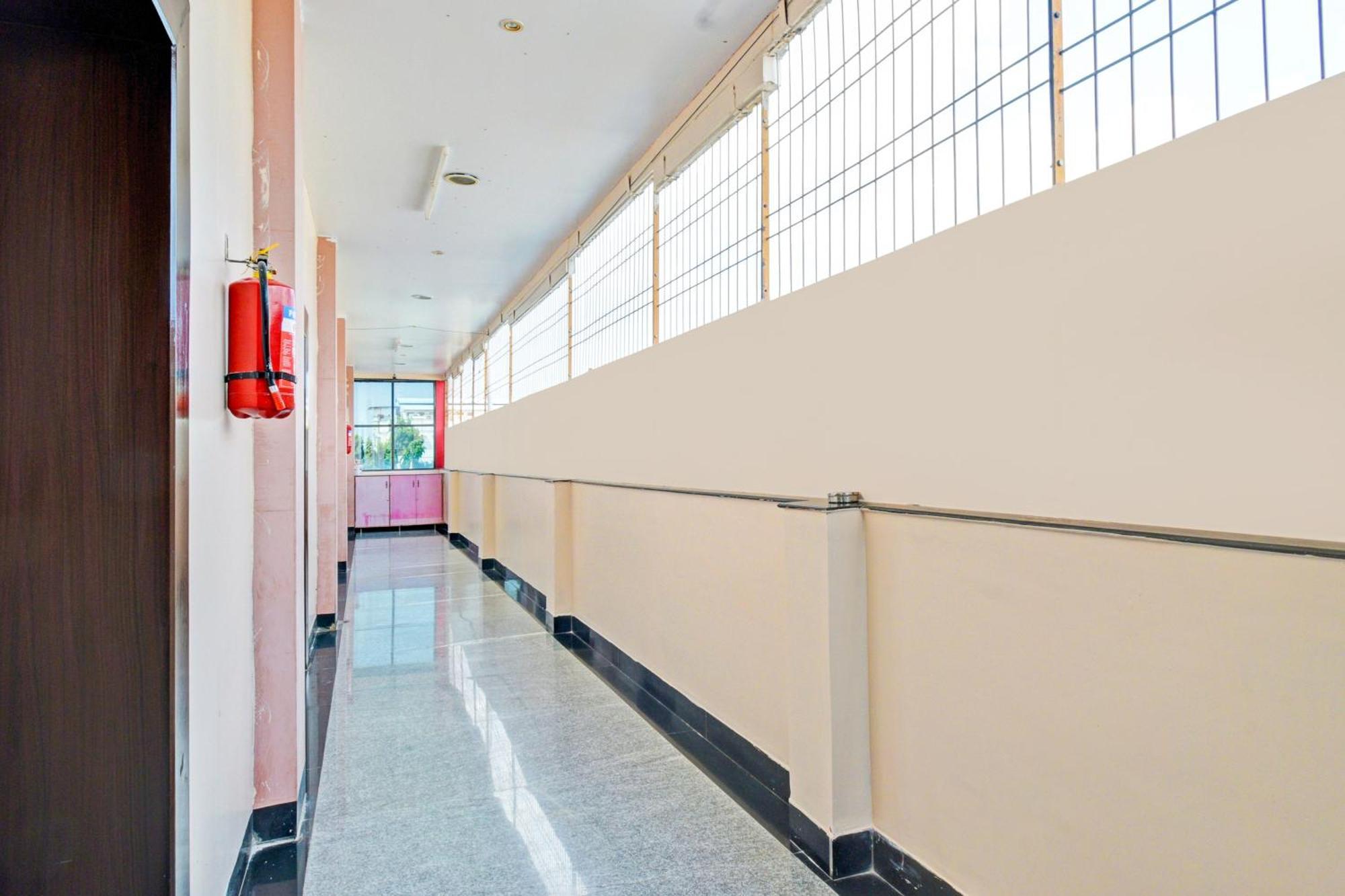 Super Hotel O Kurnool Near Kurnool Medical College Eksteriør billede